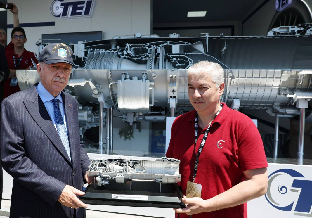 Erdoğan Savunma Sanayii Fuarı'nı gezdi - Resim: 1